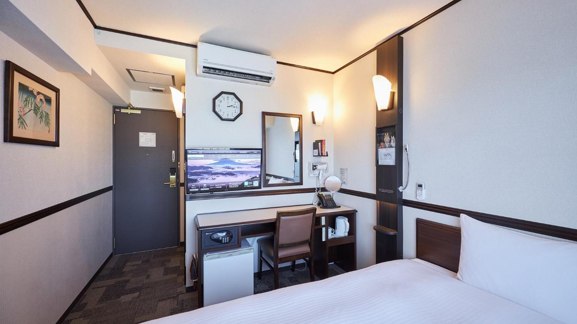 Toyoko Inn Tokyo Eki Yaesu Kita Guchi Buitenkant foto