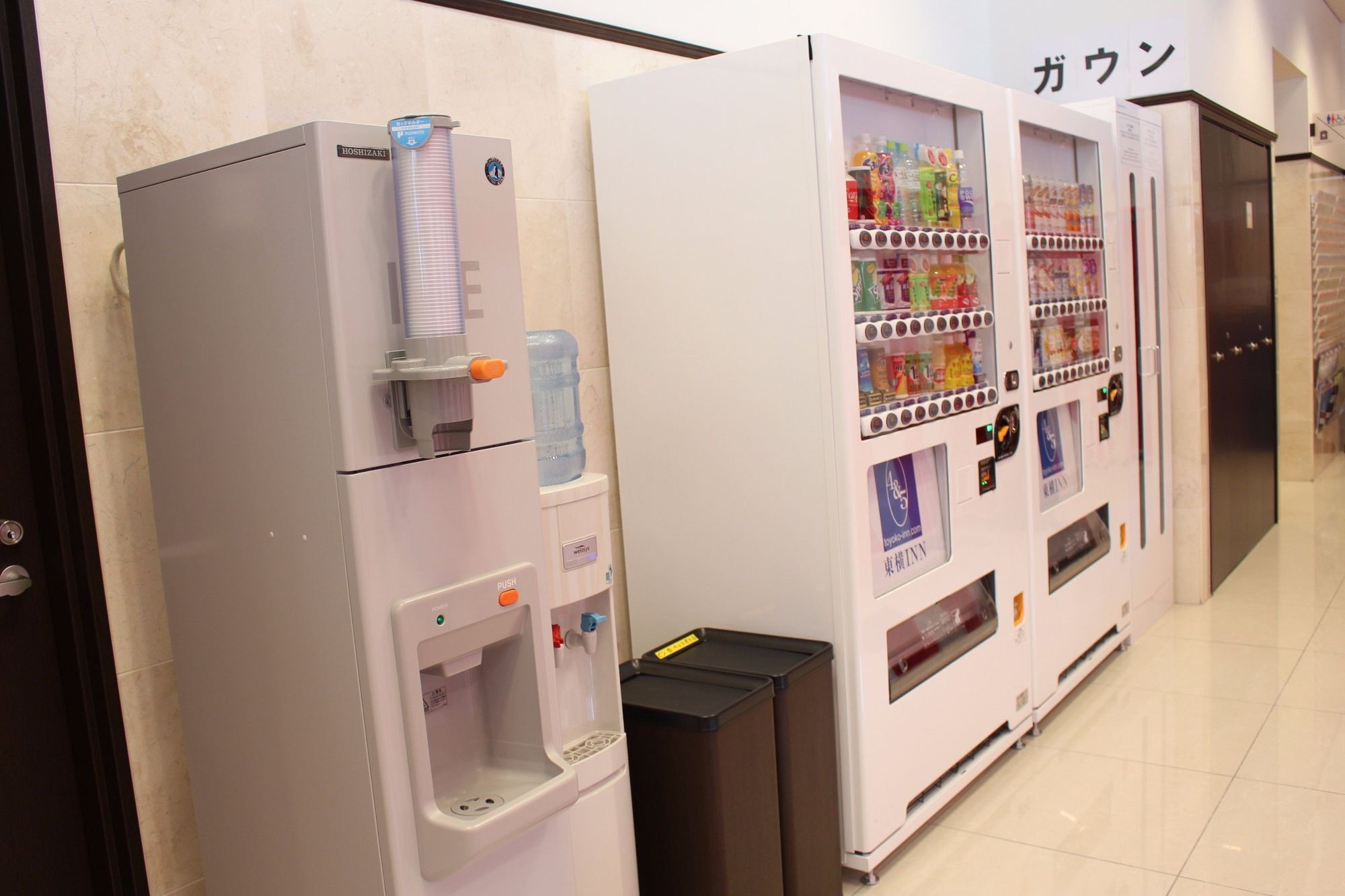 Toyoko Inn Tokyo Eki Yaesu Kita Guchi Buitenkant foto
