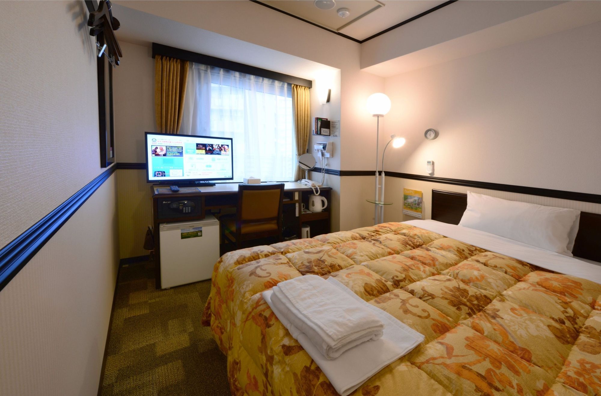 Toyoko Inn Tokyo Eki Yaesu Kita Guchi Buitenkant foto